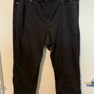 Levi's Women's Straight Leg Jeans in Black